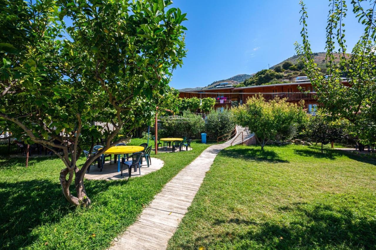 Guest House Luiza Borsh Exterior foto