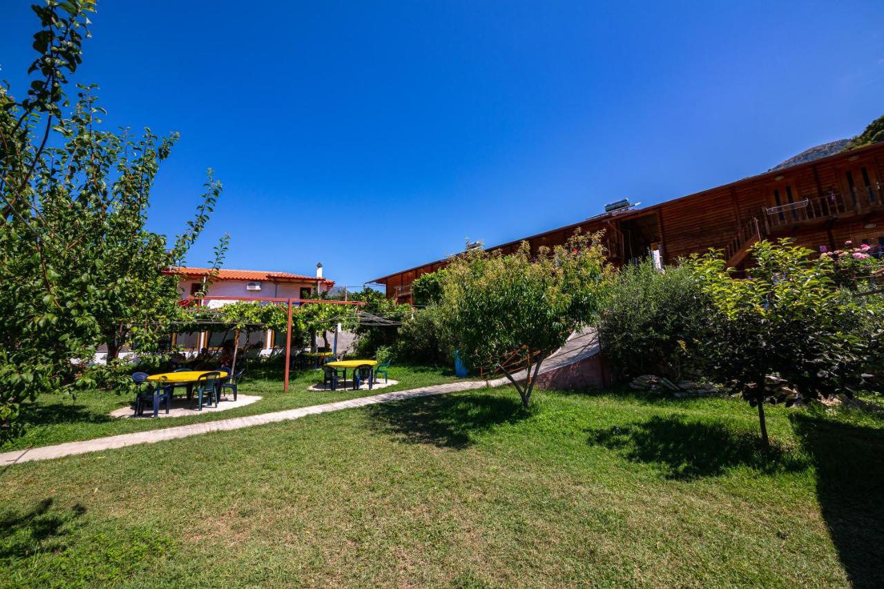 Guest House Luiza Borsh Exterior foto