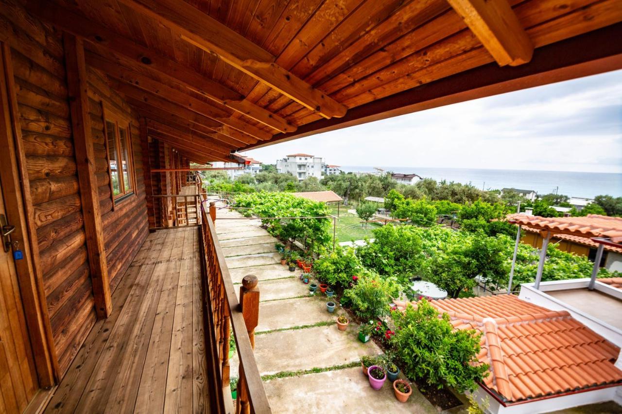 Guest House Luiza Borsh Exterior foto