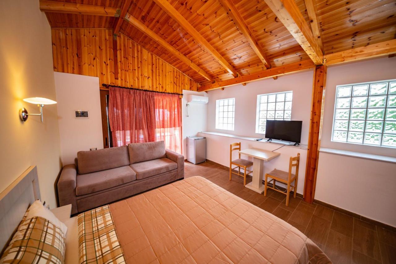 Guest House Luiza Borsh Exterior foto