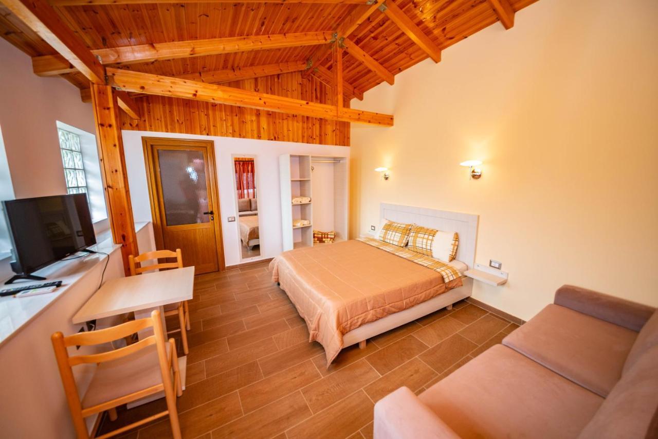 Guest House Luiza Borsh Exterior foto