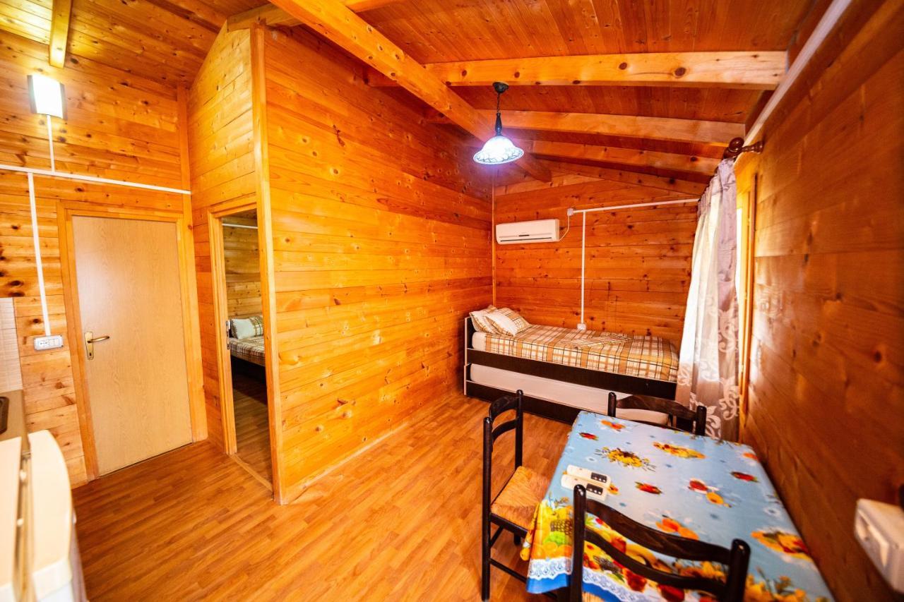 Guest House Luiza Borsh Exterior foto